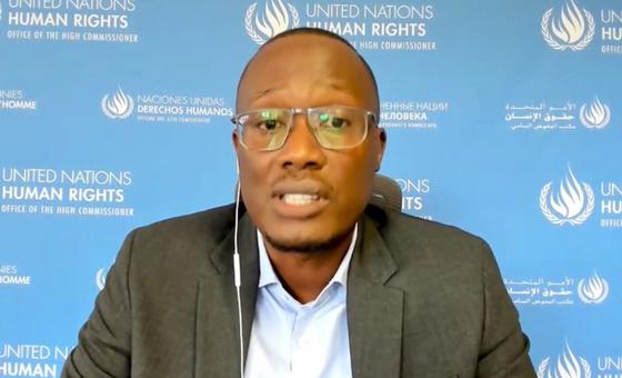 联合国人权事务高级专员办事处发言人赛义夫·马甘戈通过视频连线，在肯尼亚内罗毕向瑞士日内瓦的记者发表讲话。